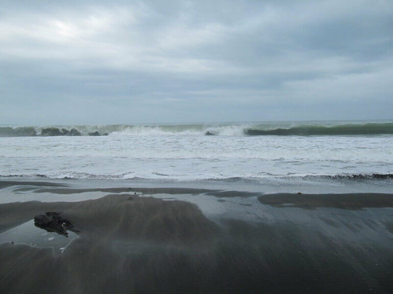 Waves on Playa Negra, Pacific surf spot in Costa Rica.